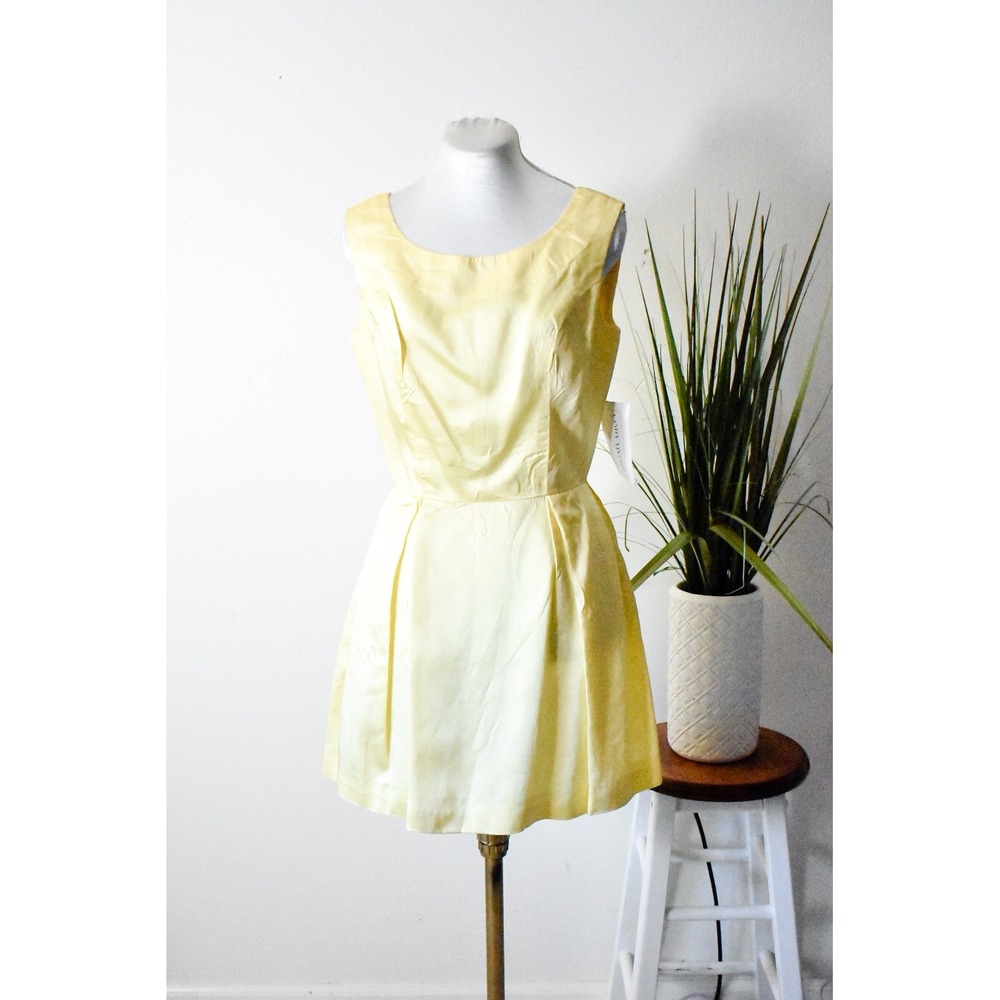 Mini Dress Womens XS Yellow 60s Mod Pleated Sleeveless Cocktail Retro
